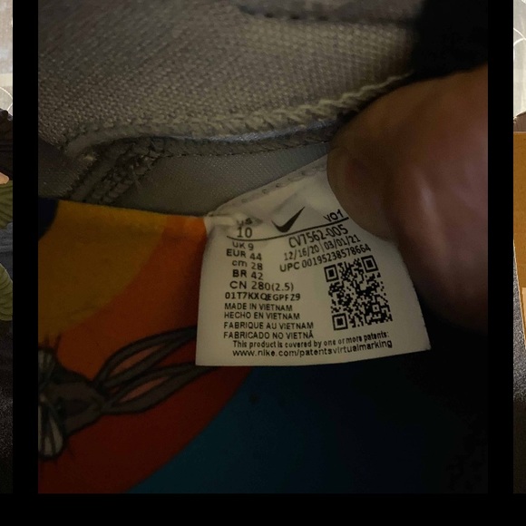 Lebron 18 bugs vs marvin - Picture 5 of 7